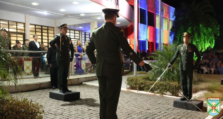 Colégio do Vagão realiza Passagem de Comando