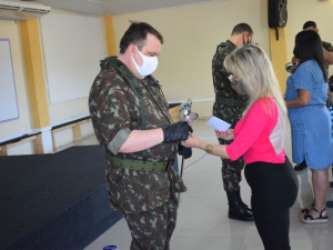 CERIMÔNIAS MILITARES NO COLÉGIO DO VAGÃO