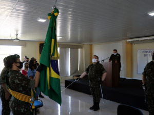 CERIMÔNIAS MILITARES NO COLÉGIO DO VAGÃO