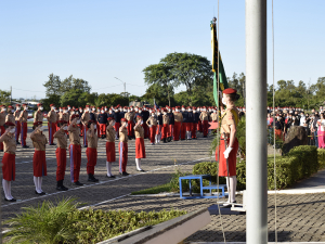 Entrega de medalhas de aplicação, alamares e distintivos da Legião de Honra marcam formatura no CMSM