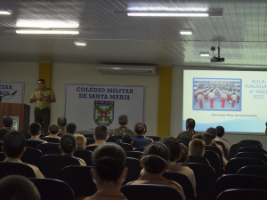 Comandante da Divisão Encouraçada prestigia promoção do Batalhão Escolar