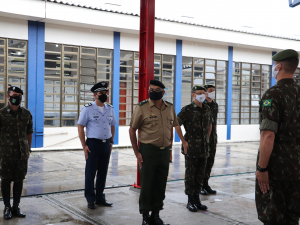 Comandante da Divisão Encouraçada prestigia promoção do Batalhão Escolar