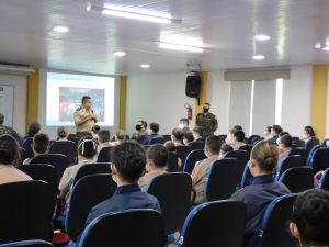 Comandante da Divisão Encouraçada prestigia promoção do Batalhão Escolar