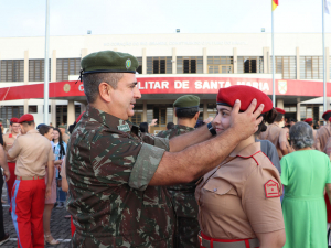 ENTREGA DA BOINA GARANÇA AOS NOVOS ALUNOS