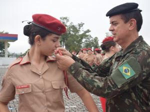 Promoção do Batalhão Escolar e entrega do alamar